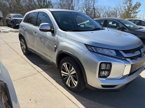 Used 2025 Mitsubishi Outlander Sport AWD image 2
