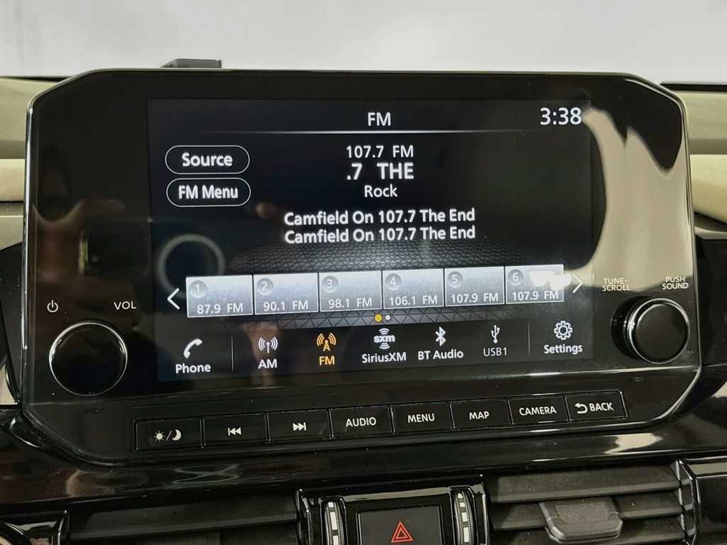 Used 2023 Nissan Pathfinder SL w/ Black Appearance Package AWD/4WD image 32