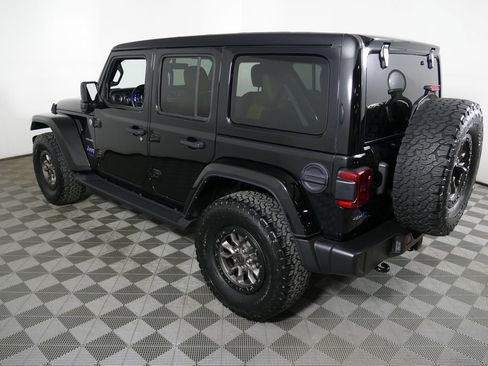 Used 2021 Jeep Wrangler Unlimited Sahara w/ Cold Weather Group AWD/4WD image 5