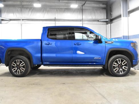 Used 2023 GMC Sierra 1500 AT4 w/ Technology Package AWD/4WD image 28