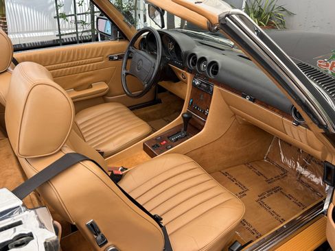 Used 1987 Mercedes-Benz 560 SL image 23