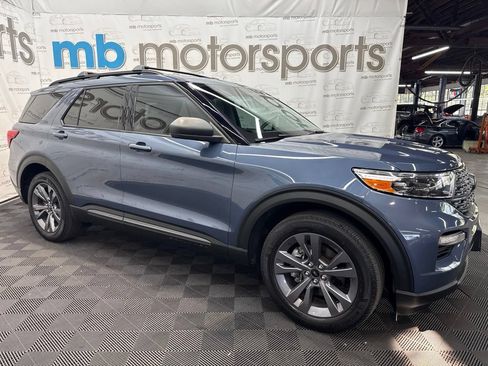 Used 2021 Ford Explorer XLT w/ Equipment Group 202A AWD/4WD image 9