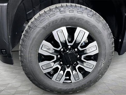 New 2026 GMC Sierra 2500 Denali w/ Denali Reserve Package image 13