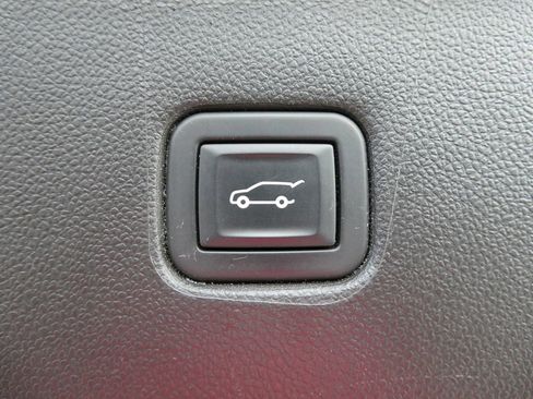 Used 2023 Chevrolet Blazer LT image 17