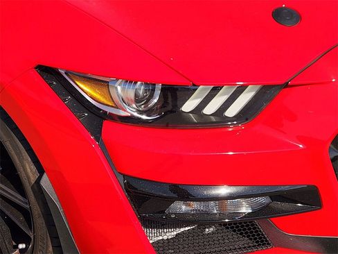 Used 2021 Ford Mustang Shelby GT500 w/ Technology Package image 7