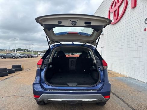 Used 2017 Nissan Rogue S image 27