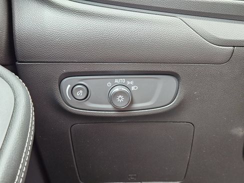 Certified 2024 Buick Encore GX Sport Touring FWD image 24