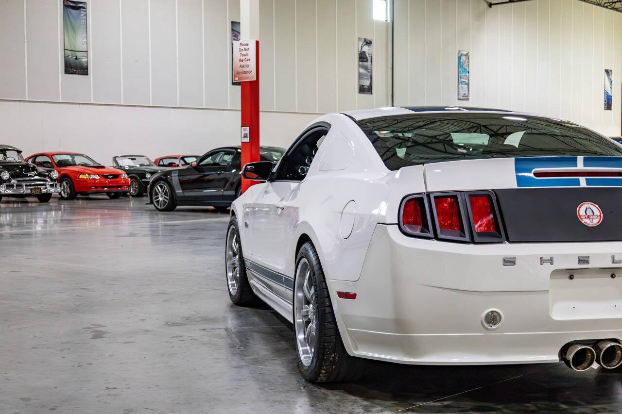 Used 2012 Ford Mustang GT Premium w/ HID Headlamps & Security Pkg RWD image 28