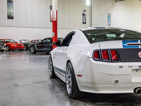 Used 2012 Ford Mustang GT Premium w/ HID Headlamps & Security Pkg RWD image 28