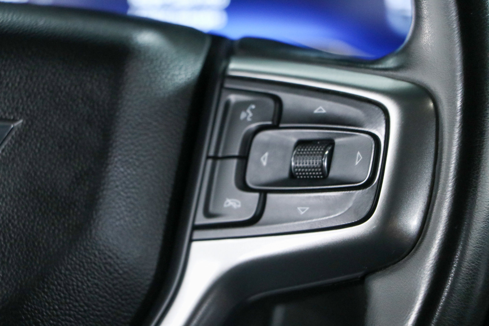 Used 2024 Chevrolet Silverado 2500 LT AWD/4WD image 15