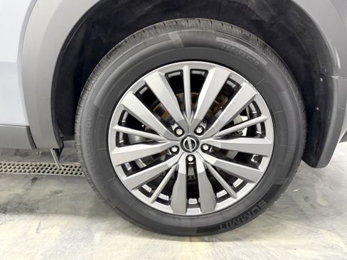 Used 2023 Nissan Pathfinder SL AWD/4WD image 26