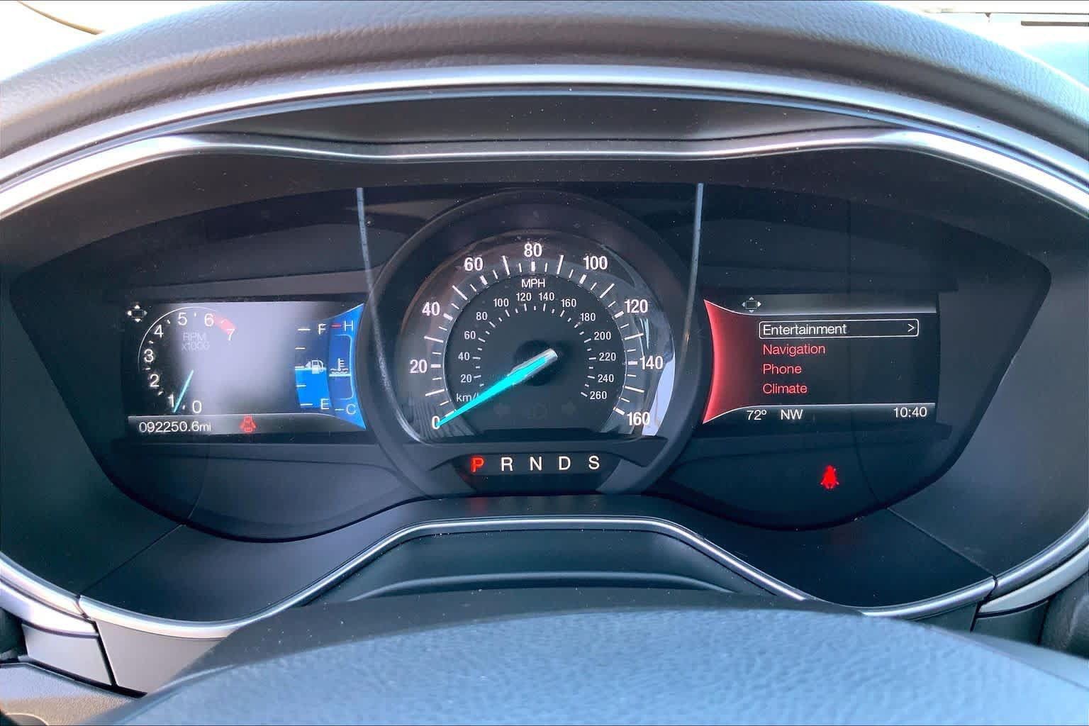 Used 2015 Ford Fusion SE FWD image 23