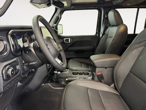 New 2026 Jeep Wrangler Unlimited Sahara AWD/4WD image 8
