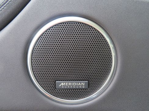 Used 2023 Land Rover Discovery Sport SE image 38