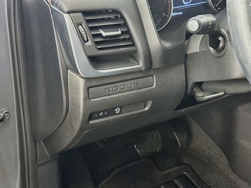 Used 2023 Nissan Rogue S AWD/4WD image 17