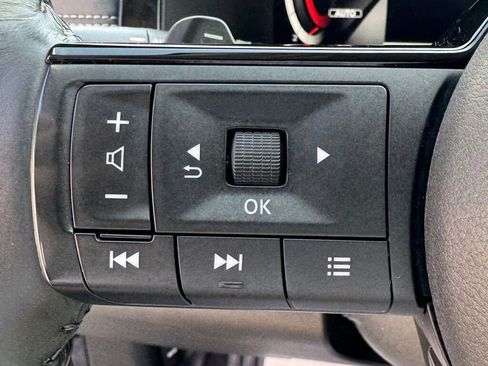Used 2022 Nissan Pathfinder Platinum w/ Lighting Package (N92) AWD/4WD image 27