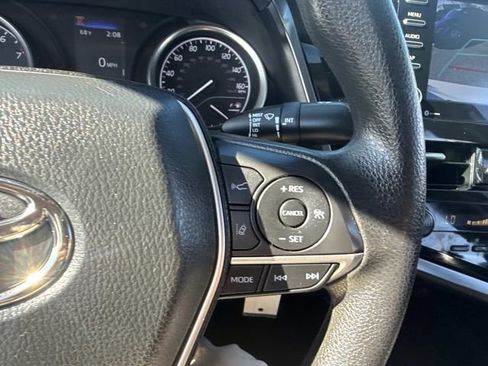 Used 2022 Toyota Camry LE image 27