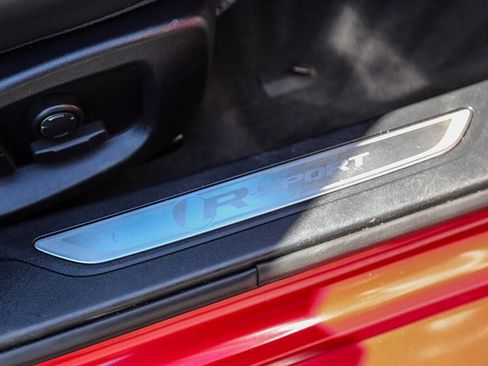 Used 2017 Jaguar XF R-Sport image 22