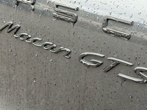 Used 2018 Porsche Macan GTS image 11