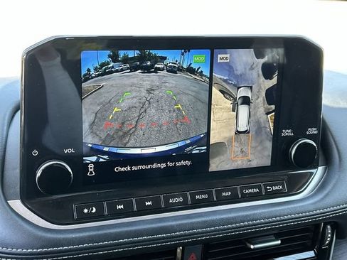 Used 2022 Nissan Rogue Platinum w/ Head-Up Display Package FWD image 27