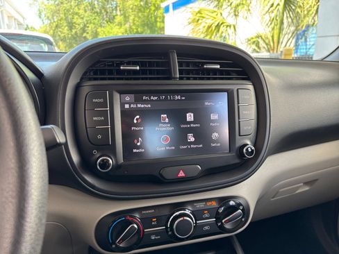 Used 2025 Kia Soul LX w/ LX Technology Package FWD image 20