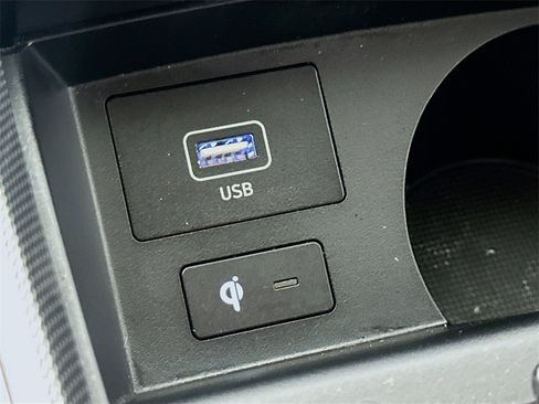 Used 2023 Hyundai Santa Fe Limited image 31