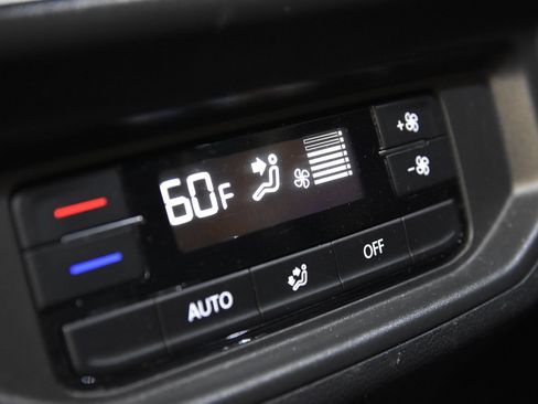 Used 2024 Volkswagen Atlas SE AWD/4WD image 30
