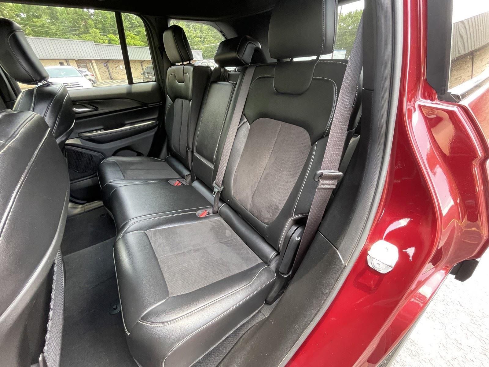 Used 2023 Jeep Grand Cherokee Altitude AWD/4WD image 36