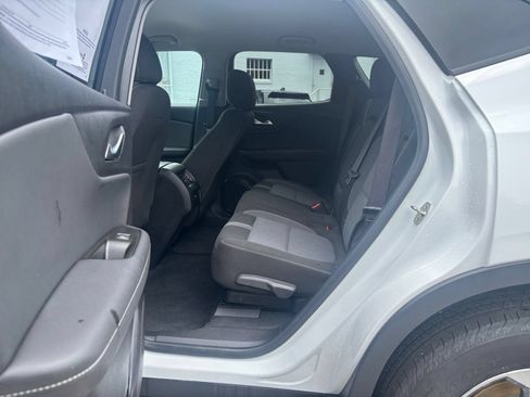 Used 2025 Chevrolet Blazer LT FWD image 27