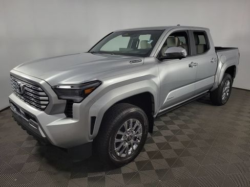 Used 2025 Toyota Tacoma Limited AWD/4WD image 3
