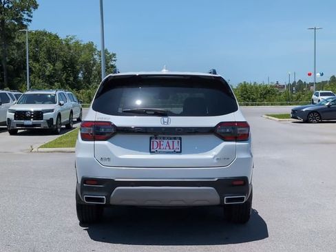 Used 2023 Honda Pilot Elite image 4