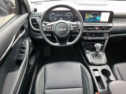 Certified 2024 Kia Seltos SX w/ SX Sunroof Package image 14