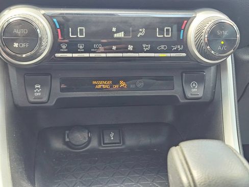 Used 2022 Toyota RAV4 XLE w/ Convenience Package FWD image 25