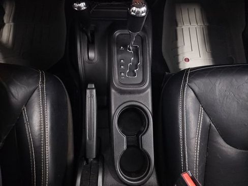 Used 2014 Jeep Wrangler Unlimited Sahara AWD/4WD image 20