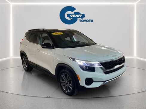 Used 2023 Kia Seltos S w/ Navigation Package image 3