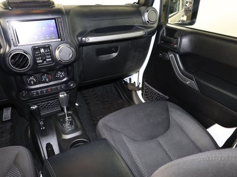 Used 2016 Jeep Wrangler Unlimited Sport AWD/4WD image 11