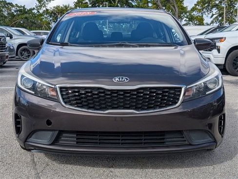 Used 2018 Kia Forte LX image 2