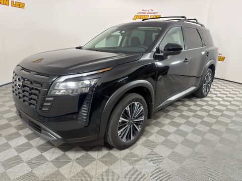 New 2026 Nissan Pathfinder Platinum FWD image 1