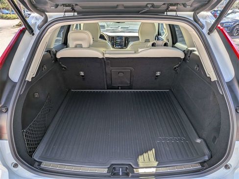 Certified 2023 Volvo XC60 B5 Ultimate image 13