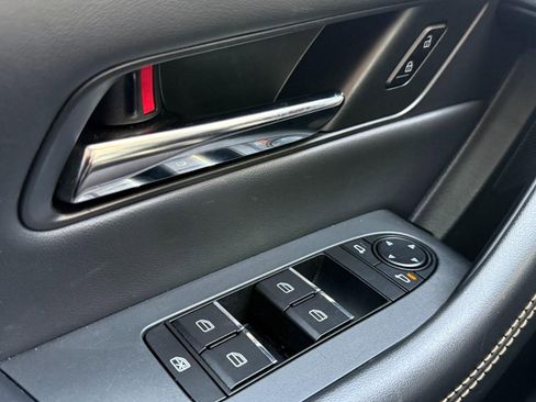 Used 2025 MAZDA CX-70 Plug-In Hybrid w/ Premium Pkg image 23