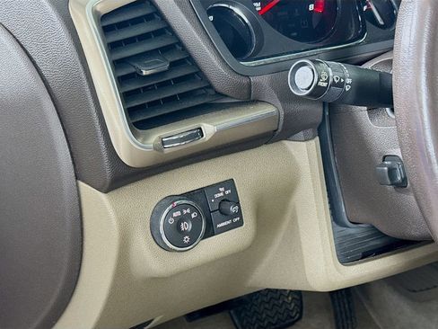 Used 2014 GMC Acadia Denali image 10