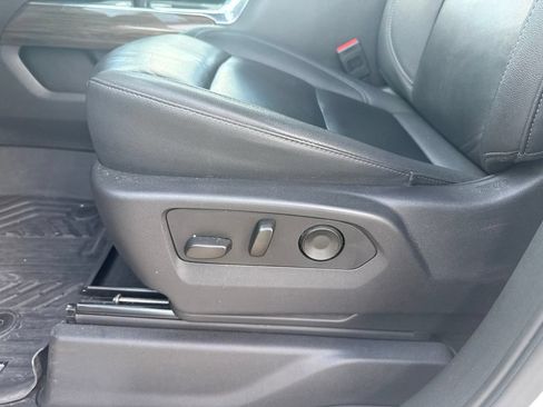 Used 2025 Chevrolet Silverado 1500 LT Trail Boss w/ LT Trail Boss Premium Package AWD/4WD image 9