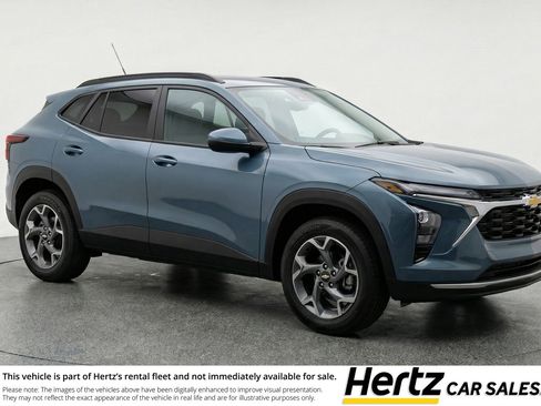 Used 2025 Chevrolet Trax LT w/ LT Convenience Package FWD image 1
