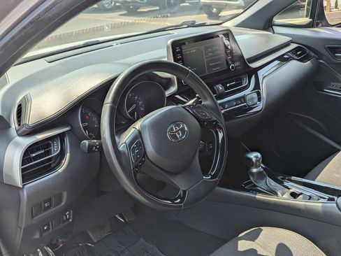 Used 2019 Toyota C-HR XLE FWD image 12