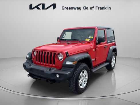 Used 2020 Jeep Wrangler Sport AWD/4WD image 3