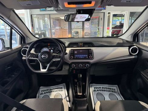 Used 2022 Nissan Versa SV FWD image 16