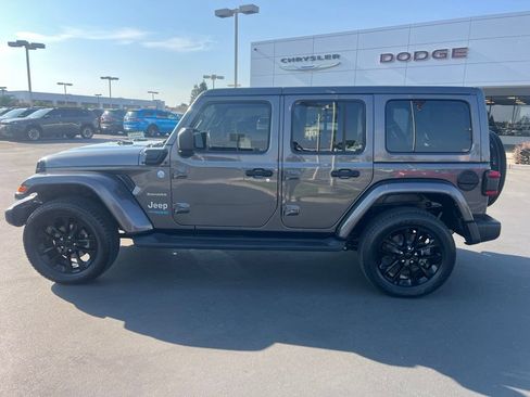 Used 2022 Jeep Wrangler Unlimited Sahara AWD/4WD image 22