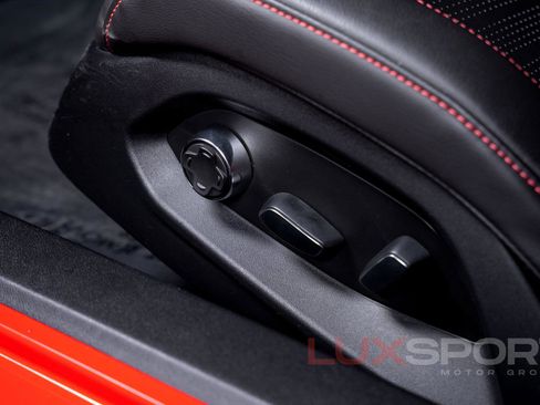 Used 2020 Chevrolet Corvette Stingray w/ 3LT Preferred Equipment Group image 26