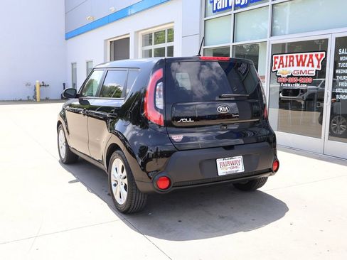 Used 2015 Kia Soul + w/ Audio Package FWD image 8