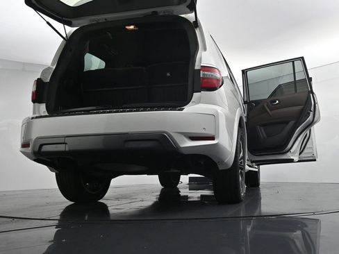 Used 2023 Nissan Armada Platinum w/ Captain's Chairs Package AWD/4WD image 47